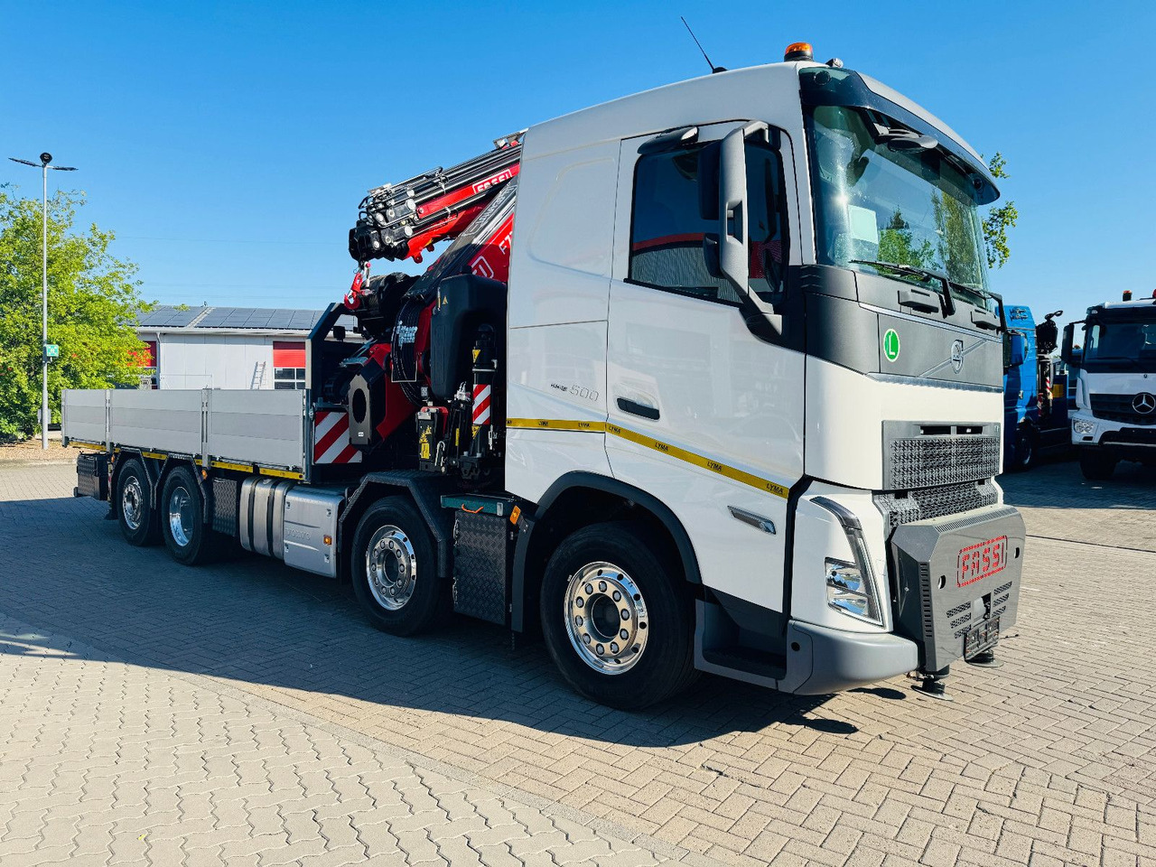 Volvo FH 500 8x2 mit F710RA.2.27 L426 und V20 Winde - Грузовик бортовой/ Платформа, Автоманипулятор: фото 2 Volvo FH 500 8x2 mit F710RA.2.27 L426 und V20 Winde - Грузовик бортовой/ Платформа, Автоманипулятор: фото 2