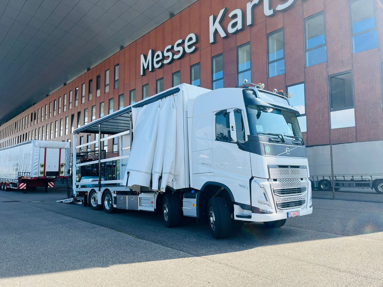 Volvo FH 500 Gabelstaplertransporter LBW 9t Dhollandia - Тентованный грузовик: фото 3 Volvo FH 500 Gabelstaplertransporter LBW 9t Dhollandia - Тентованный грузовик: фото 3