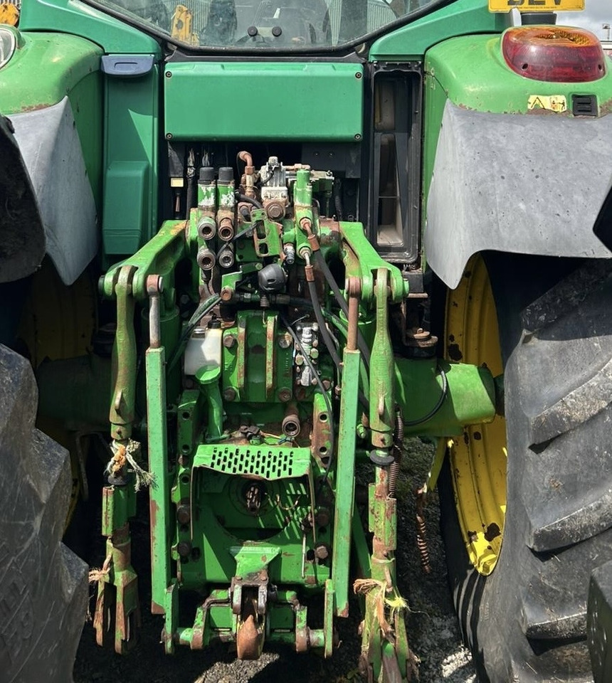 JOHN DEERE 6820 - Трактор: фото 2 JOHN DEERE 6820 - Трактор: фото 2