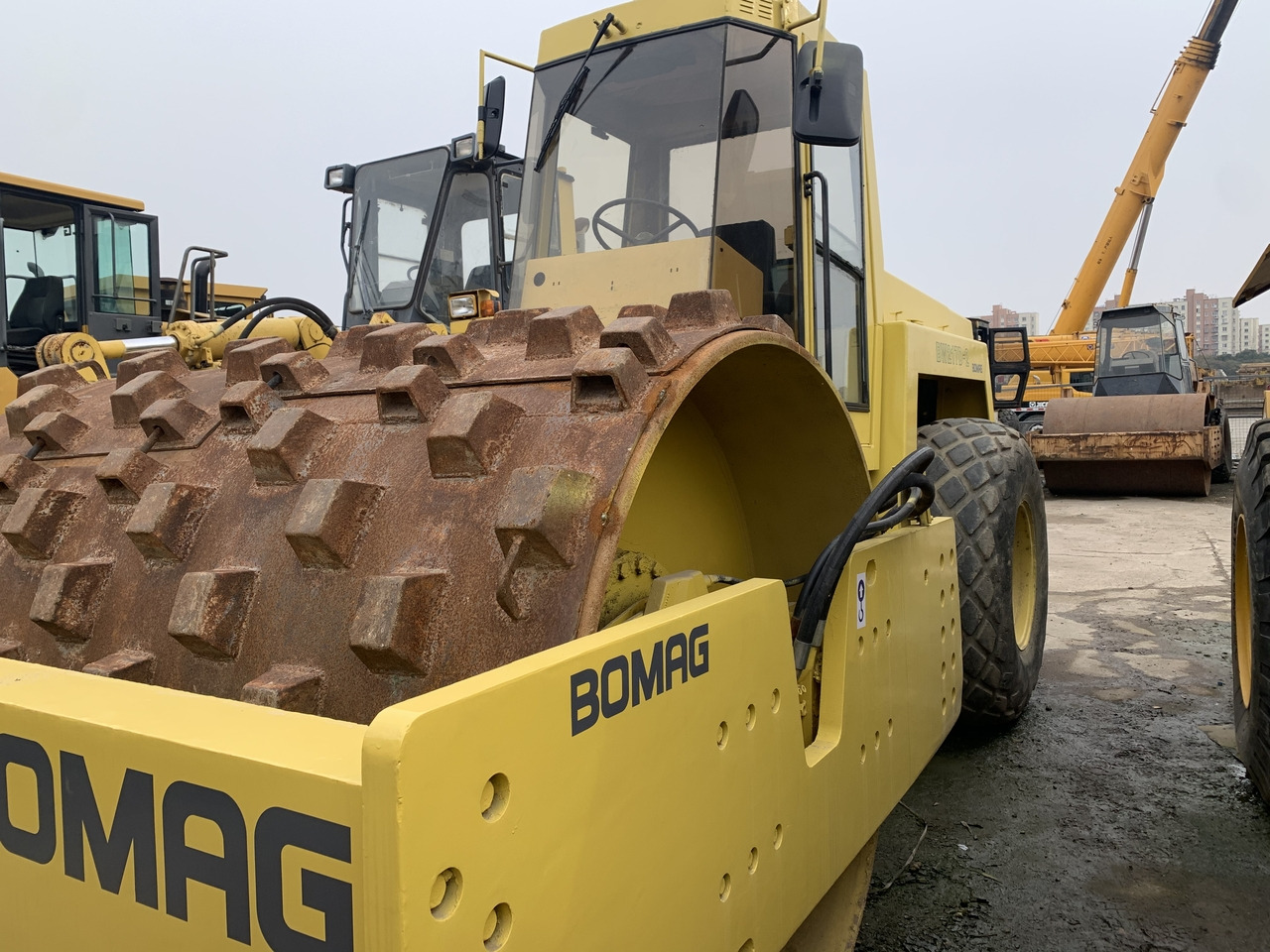BOMAG BW217D - Каток: фото 1 BOMAG BW217D - Каток: фото 1