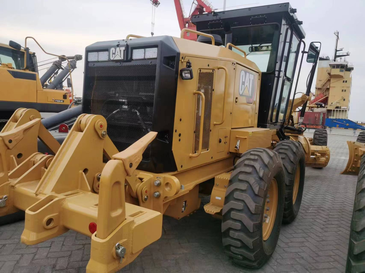 CATERPILLAR 140GC - Грейдер: фото 3 CATERPILLAR 140GC - Грейдер: фото 3