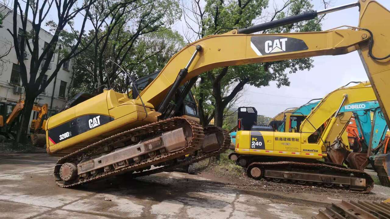 CATERPILLAR 320D2 - Гусеничный экскаватор: фото 4 CATERPILLAR 320D2 - Гусеничный экскаватор: фото 4