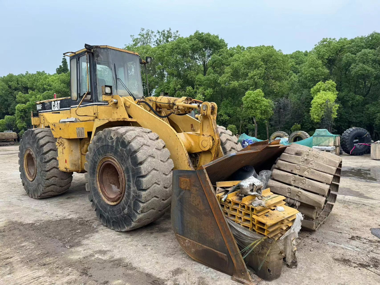 CATERPILLAR 966F - Колёсный погрузчик: фото 3 CATERPILLAR 966F - Колёсный погрузчик: фото 3