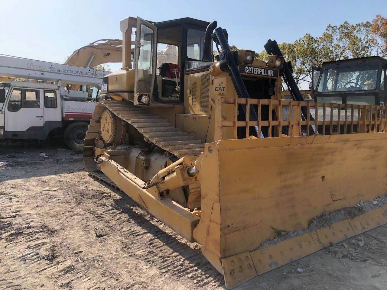 CATERPILLAR D6H - Бульдозер: фото 2 CATERPILLAR D6H - Бульдозер: фото 2