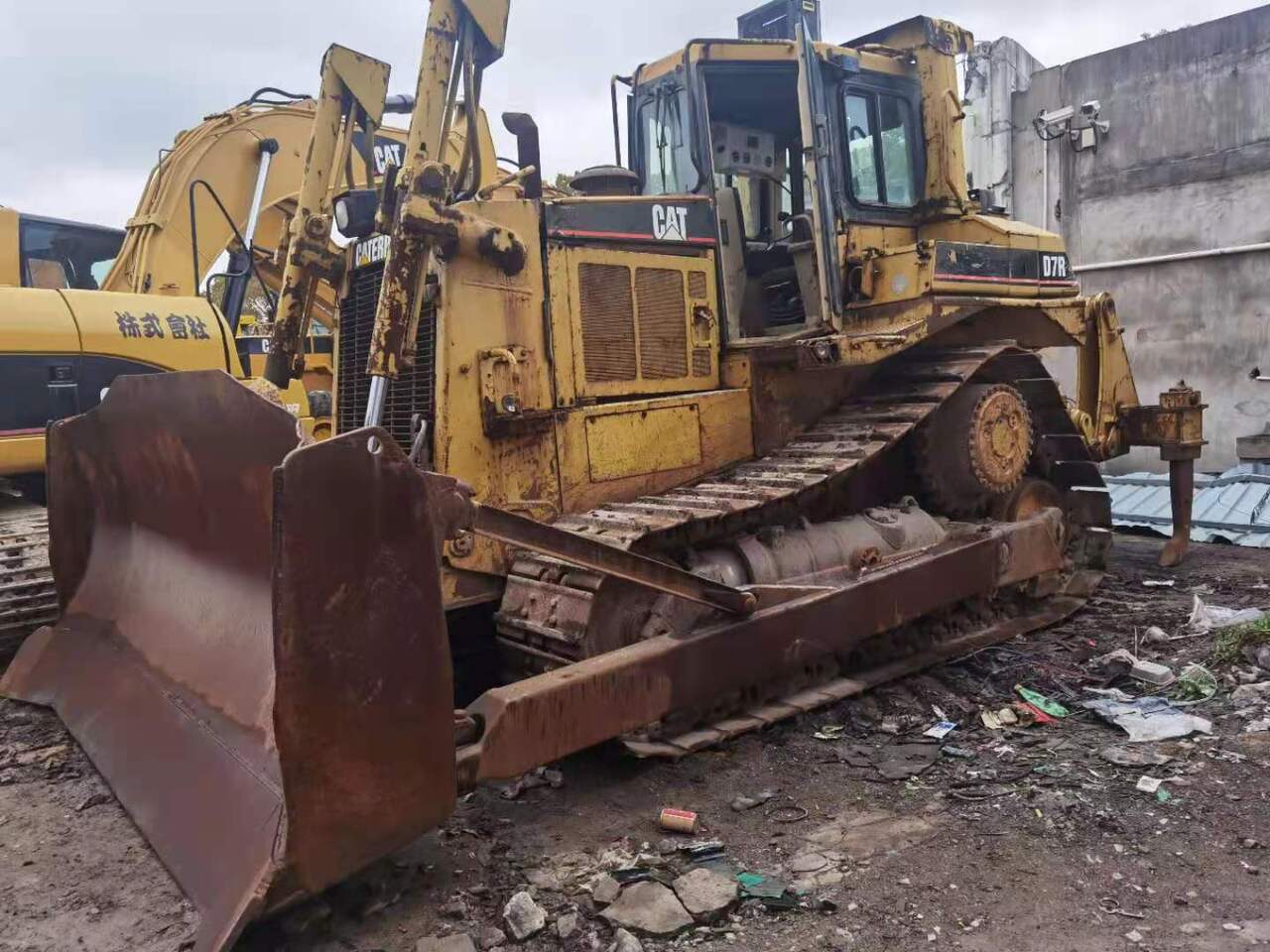 CATERPILLAR D7R - Бульдозер: фото 3 CATERPILLAR D7R - Бульдозер: фото 3