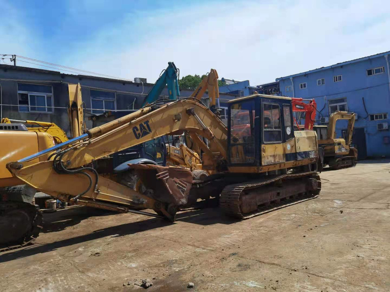 CATERPILLAR E120B - Экскаватор: фото 2 CATERPILLAR E120B - Экскаватор: фото 2