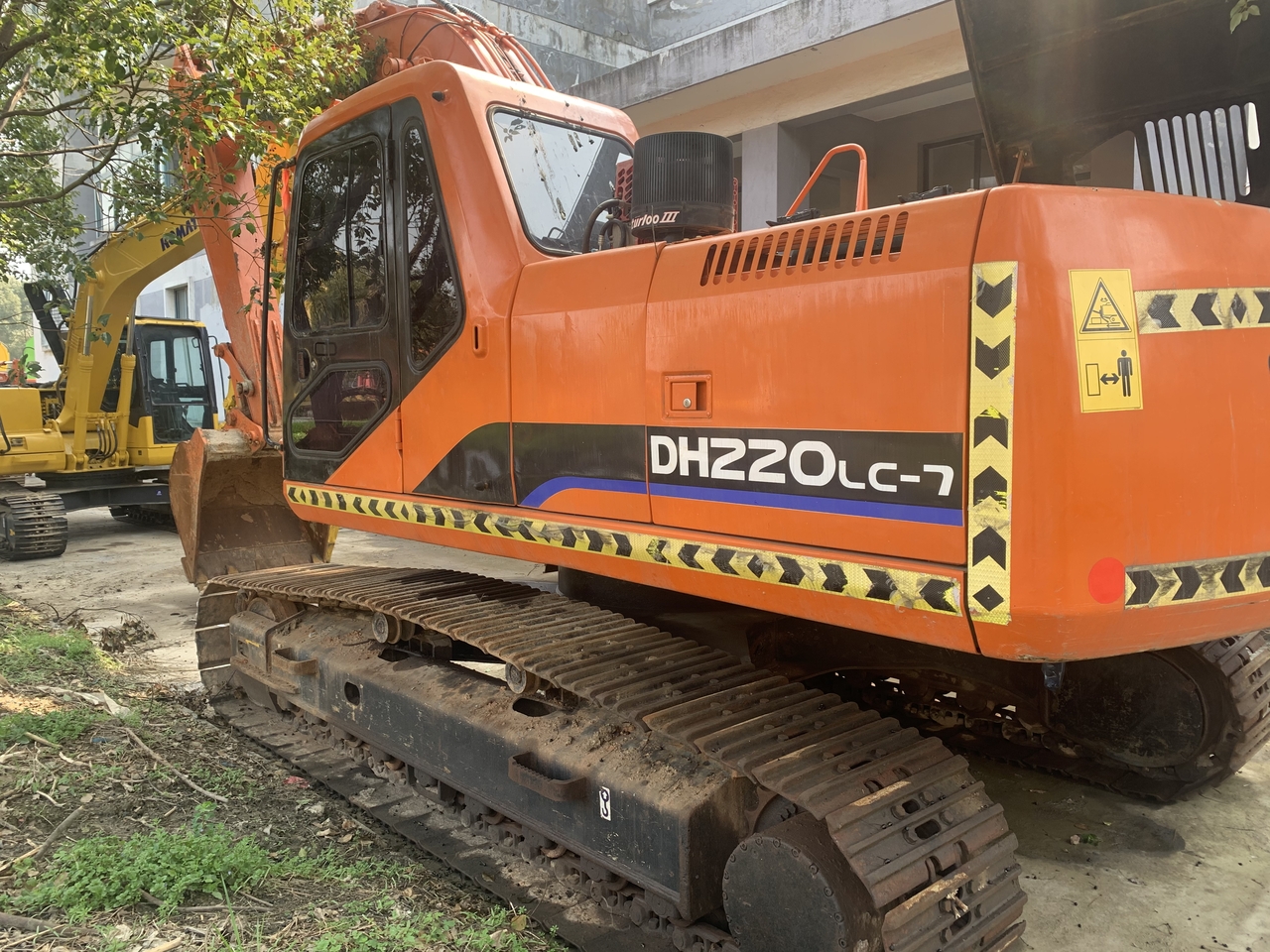 DOOSAN DH200LC-7 - Гусеничный экскаватор: фото 2 DOOSAN DH200LC-7 - Гусеничный экскаватор: фото 2