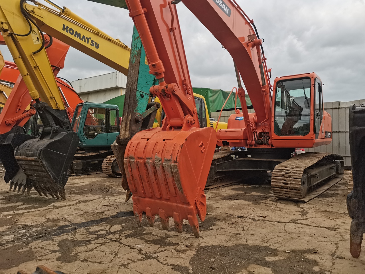 DOOSAN DH225LC-7 - Гусеничный экскаватор: фото 3 DOOSAN DH225LC-7 - Гусеничный экскаватор: фото 3