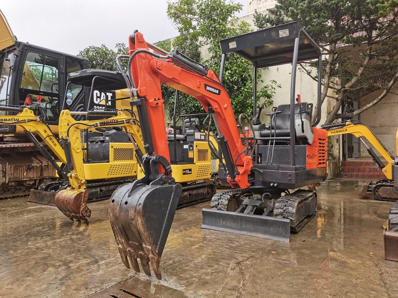 DOOSAN DX18 - Мини-экскаватор: фото 2 DOOSAN DX18 - Мини-экскаватор: фото 2