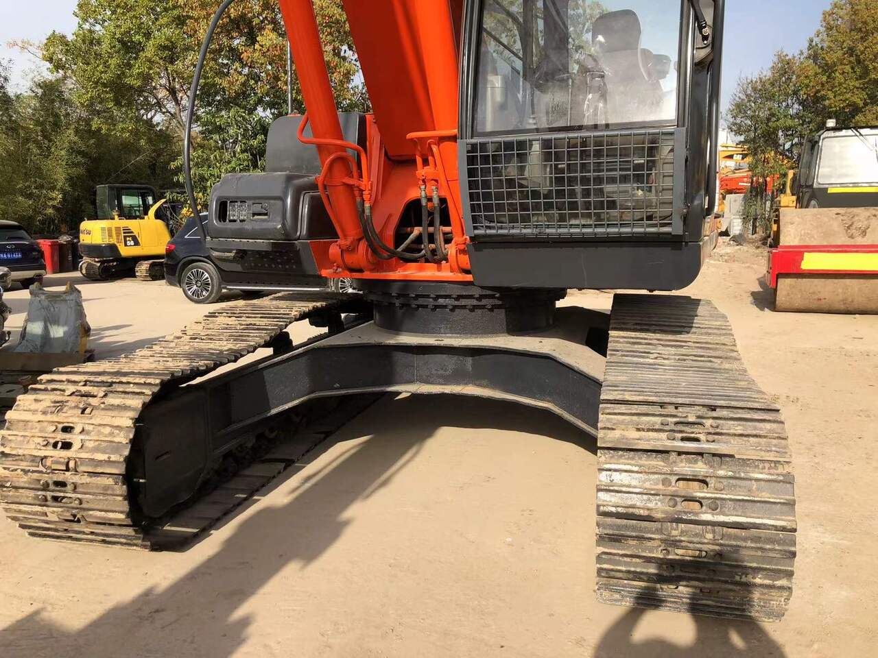 HITACHI ZX240 - Гусеничный экскаватор: фото 5 HITACHI ZX240 - Гусеничный экскаватор: фото 5