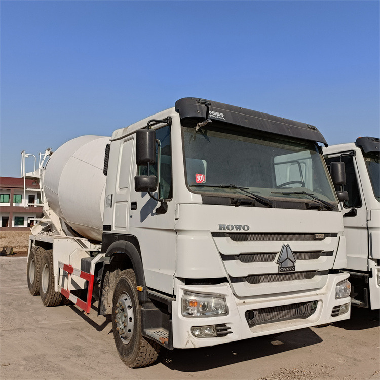 HOWO HOWO-mixer pump truck - Автобетононасос-смеситель: фото 1 HOWO HOWO-mixer pump truck - Автобетононасос-смеситель: фото 1