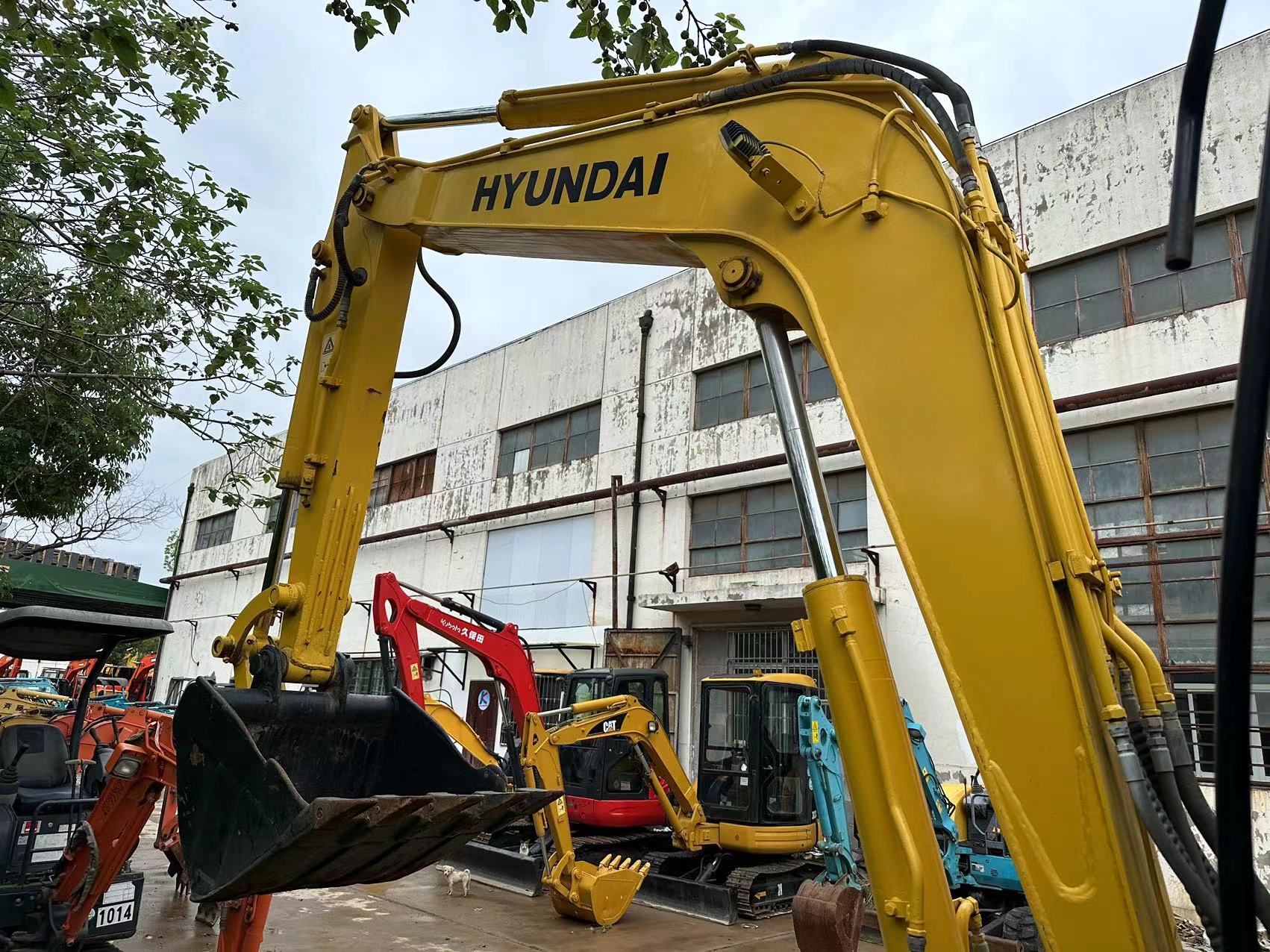 HYUNDAI 60W-7 - Колёсный экскаватор: фото 4 HYUNDAI 60W-7 - Колёсный экскаватор: фото 4