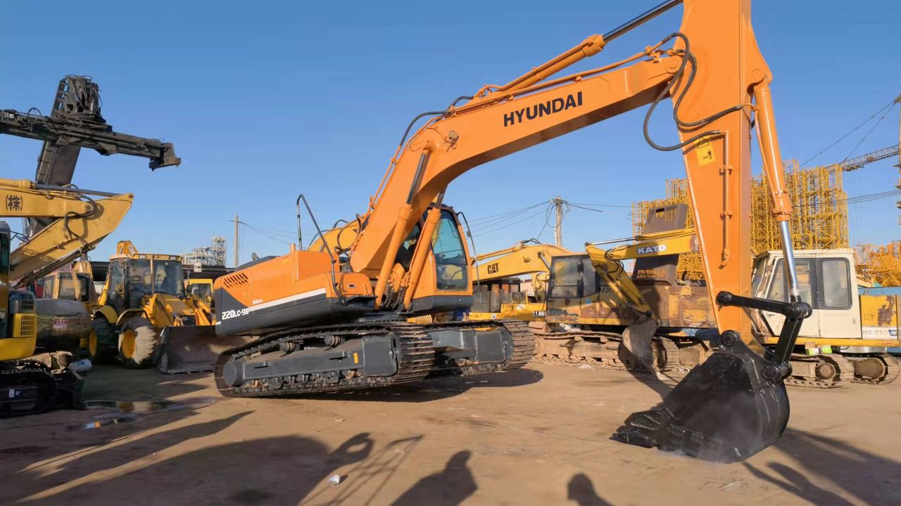 Hyundai R220LC-9S - Гусеничный экскаватор: фото 4 Hyundai R220LC-9S - Гусеничный экскаватор: фото 4