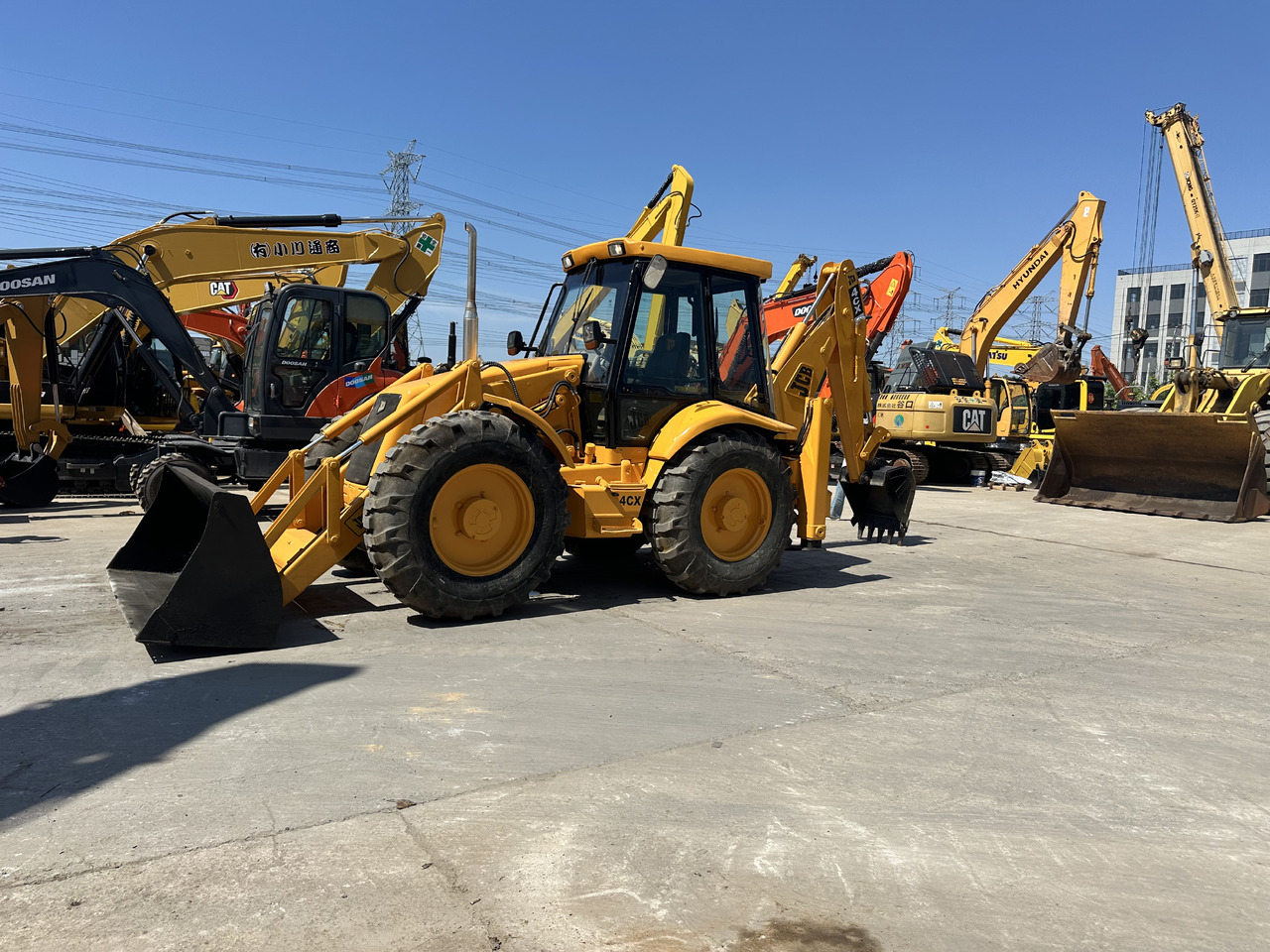 JCB 4CX - Экскаватор-погрузчик: фото 1 JCB 4CX - Экскаватор-погрузчик: фото 1