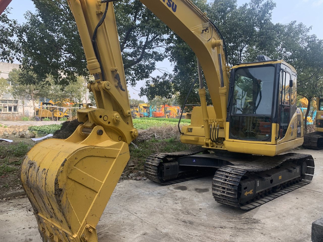 KOMATSU PC130-7 - Гусеничный экскаватор: фото 5 KOMATSU PC130-7 - Гусеничный экскаватор: фото 5