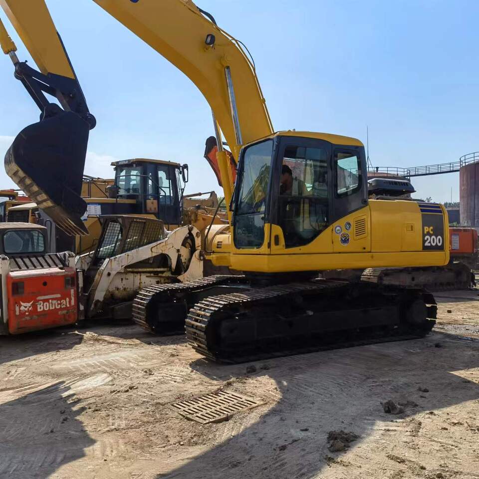 KOMATSU PC200-7 - Гусеничный экскаватор: фото 1 KOMATSU PC200-7 - Гусеничный экскаватор: фото 1