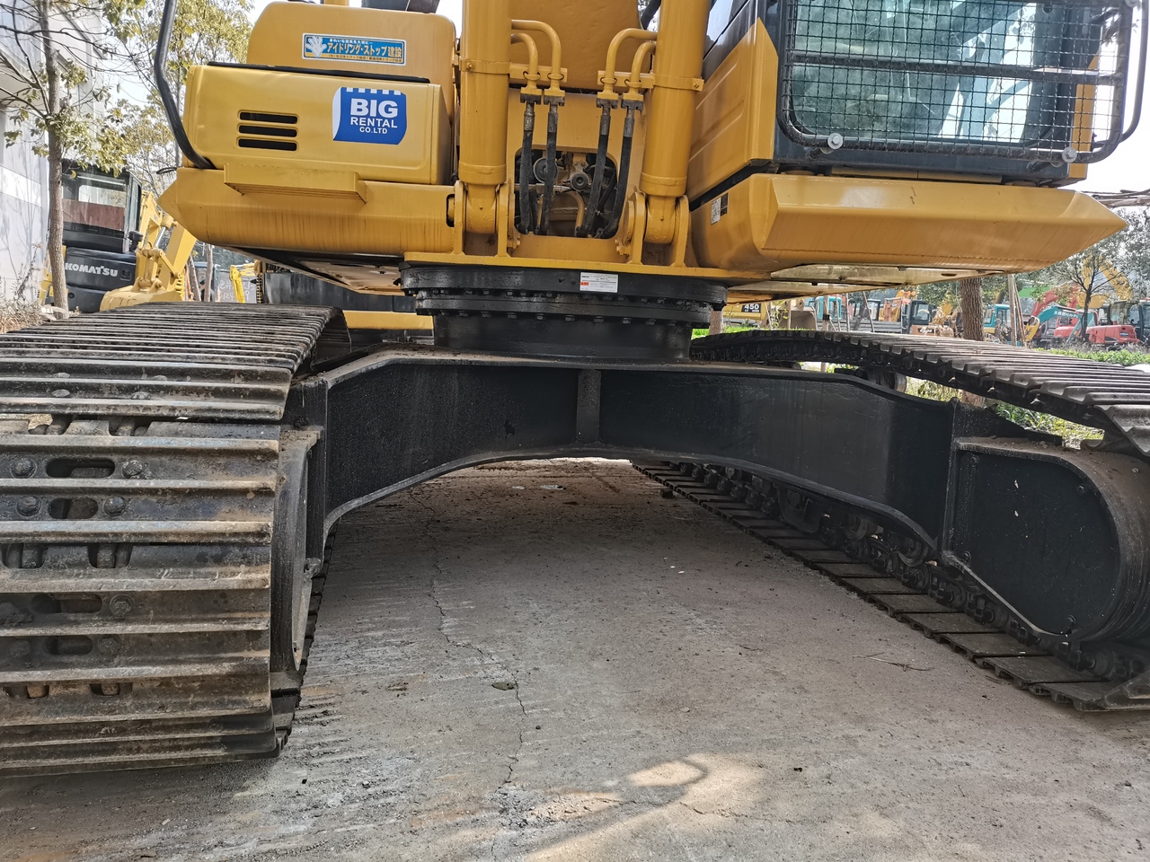 KOMATSU PC220-8 - Гусеничный экскаватор: фото 5 KOMATSU PC220-8 - Гусеничный экскаватор: фото 5