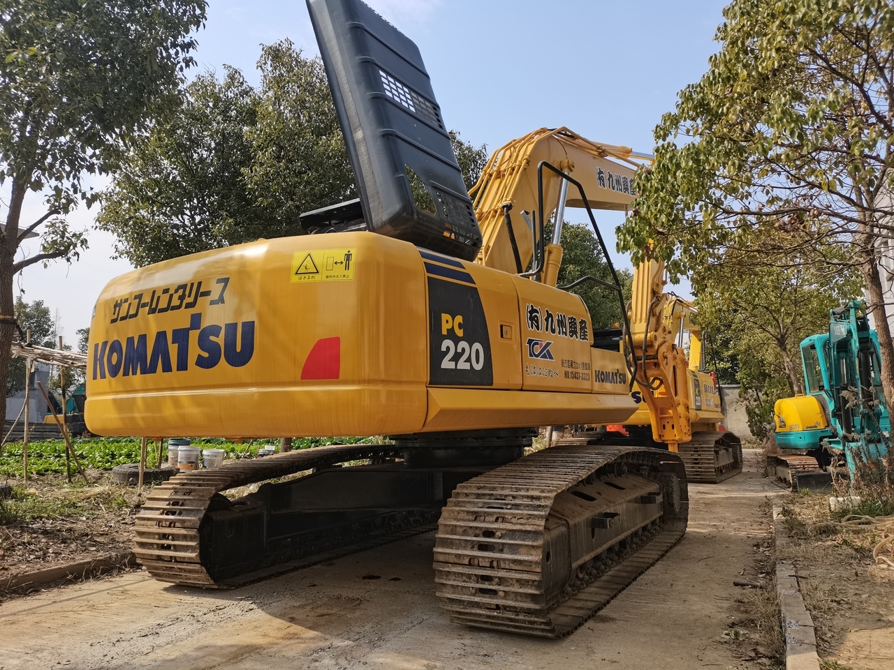 KOMATSU PC220-8 - Гусеничный экскаватор: фото 1 KOMATSU PC220-8 - Гусеничный экскаватор: фото 1
