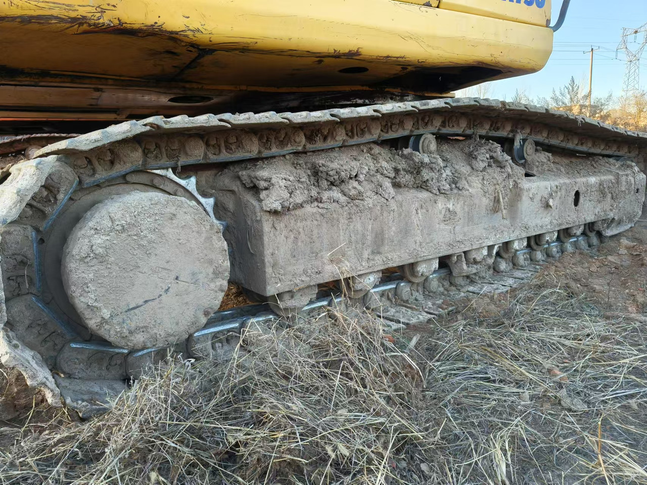 KOMATSU PC220-8 - Гусеничный экскаватор: фото 3 KOMATSU PC220-8 - Гусеничный экскаватор: фото 3