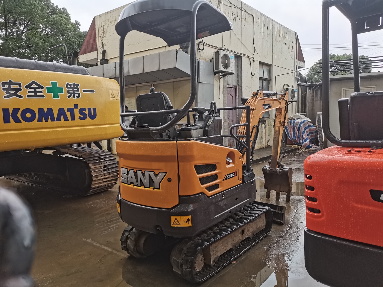 SANY SY16C - Гусеничный экскаватор: фото 3 SANY SY16C - Гусеничный экскаватор: фото 3