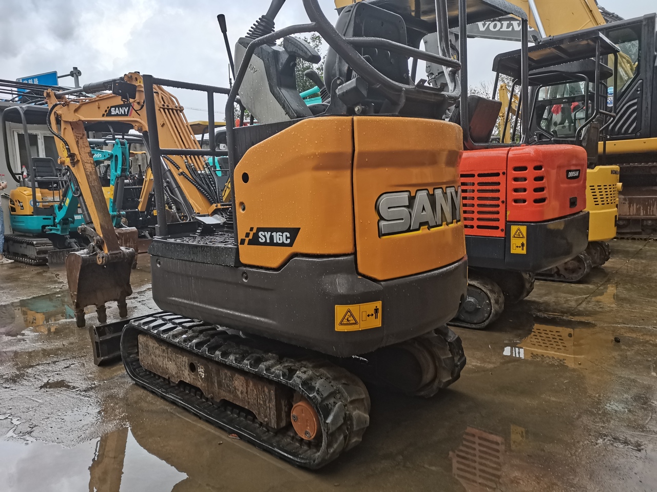 SANY SY16C - Гусеничный экскаватор: фото 5 SANY SY16C - Гусеничный экскаватор: фото 5