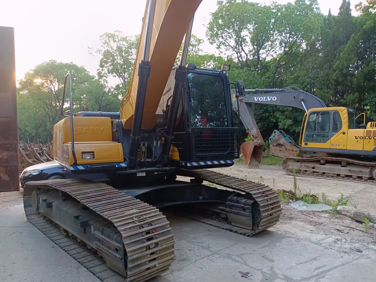 SANY SY215C - Гусеничный экскаватор: фото 3 SANY SY215C - Гусеничный экскаватор: фото 3