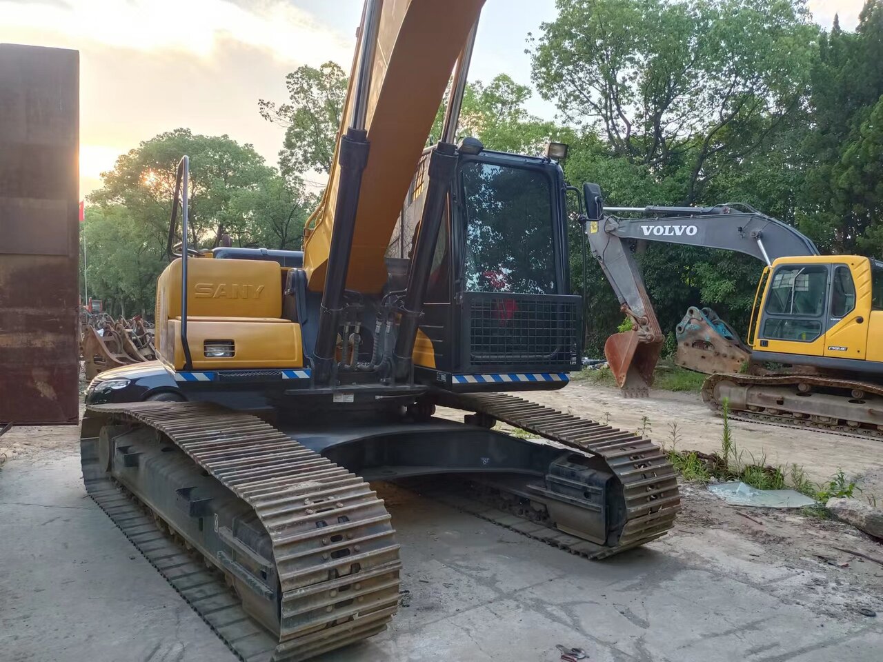 SANY SY215C - Гусеничный экскаватор: фото 4 SANY SY215C - Гусеничный экскаватор: фото 4