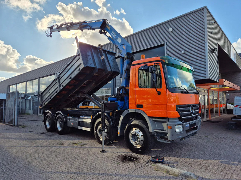 Mercedes-Benz Actros 3241 8X4 Containersysteem/ 20T HMF crane/ Manual - Крюковой мультилифт, Автоманипулятор: фото 1 Mercedes-Benz Actros 3241 8X4 Containersysteem/ 20T HMF crane/ Manual - Крюковой мультилифт, Автоманипулятор: фото 1