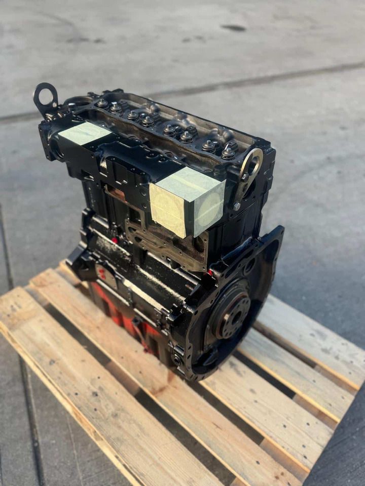 Perkins 1104C-E44TA RK40007, RK40029 Long Block (REMAN) - Двигатель: фото 4 Perkins 1104C-E44TA RK40007, RK40029 Long Block (REMAN) - Двигатель: фото 4