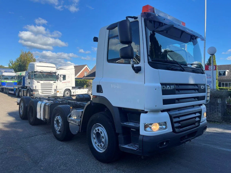 DAF 85.360 8X2 SINGLE CAB CHASSIS - Грузовик-шасси: фото 4 DAF 85.360 8X2 SINGLE CAB CHASSIS - Грузовик-шасси: фото 4