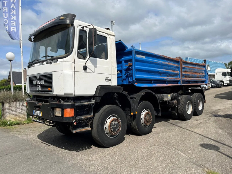 MAN 35.372 35 302 8X6 KIPPER MANUAL ZF GEARBOX FULL STEEL SPRING - Самосвал: фото 1 MAN 35.372 35 302 8X6 KIPPER MANUAL ZF GEARBOX FULL STEEL SPRING - Самосвал: фото 1
