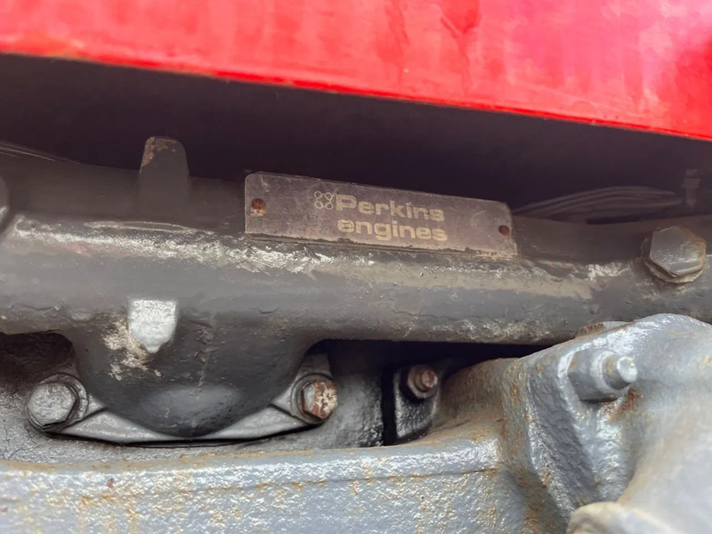 Massey Ferguson 265 MF 265 4x2 tractor - Трактор: фото 4 Massey Ferguson 265 MF 265 4x2 tractor - Трактор: фото 4