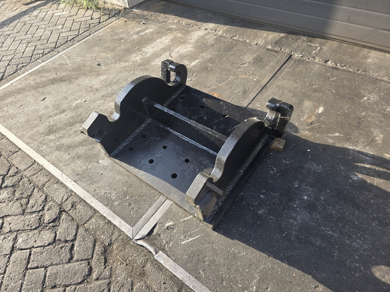 Kopplaat cw 45 adaptor plate verachtert cw 45 breedt - Сцепное устройство для Строительной техники: фото 1 Kopplaat cw 45 adaptor plate verachtert cw 45 breedt - Сцепное устройство для Строительной техники: фото 1