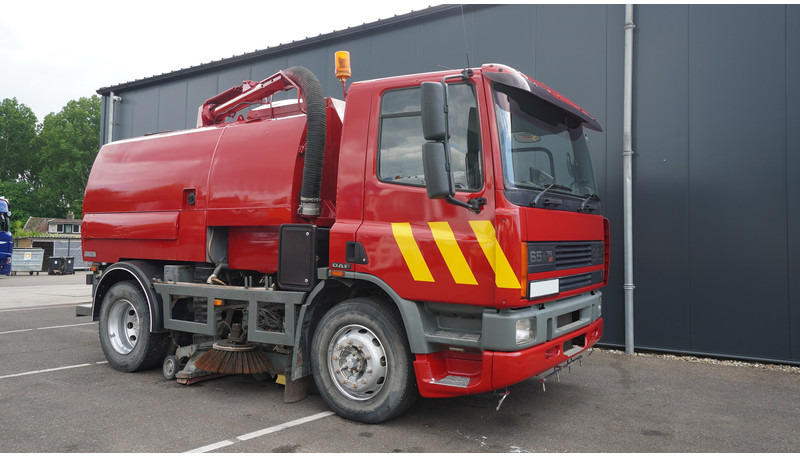 DAF 65.180 ATI STREET SWEPER RH DRIVE MANUAL GARBOX 96.000KM - Подметально-уборочная машина: фото 4 DAF 65.180 ATI STREET SWEPER RH DRIVE MANUAL GARBOX 96.000KM - Подметально-уборочная машина: фото 4