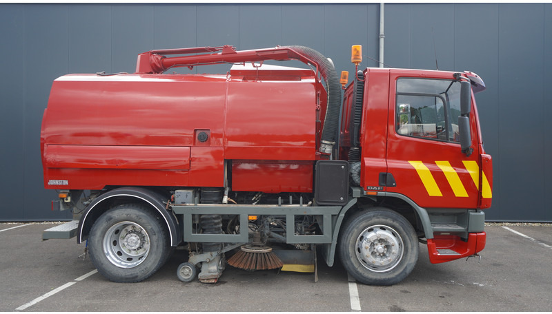 DAF 65.180 ATI STREET SWEPER RH DRIVE MANUAL GARBOX 96.000KM - Подметально-уборочная машина: фото 2 DAF 65.180 ATI STREET SWEPER RH DRIVE MANUAL GARBOX 96.000KM - Подметально-уборочная машина: фото 2