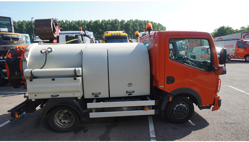 Renault Maxity 130-35/6 CC BROKEN ENGINE HIGH PRESSURE AND VACUUM SYSTEM - Лёгкий коммерческий автомобиль: фото 2 Renault Maxity 130-35/6 CC BROKEN ENGINE HIGH PRESSURE AND VACUUM SYSTEM - Лёгкий коммерческий автомобиль: фото 2