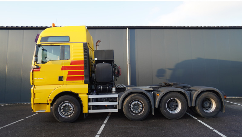 MAN TGA 41.530 8X4 160 TON'S RETARDER 283.000KM - Тягач: фото 1 MAN TGA 41.530 8X4 160 TON'S RETARDER 283.000KM - Тягач: фото 1