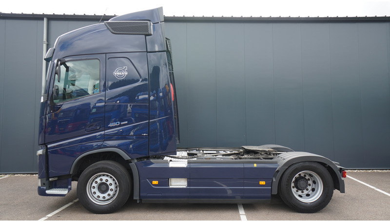 Volvo FH 460 EURO 6 GLOBETROTTER 770.000KM - Тягач: фото 1 Volvo FH 460 EURO 6 GLOBETROTTER 770.000KM - Тягач: фото 1