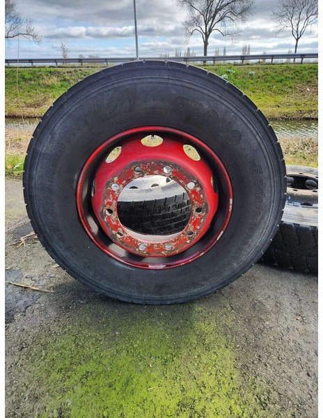 Tyres 18X 315-70/80/295x 22.5 INC RIMS, MUST GO - Шина для Грузовиков: фото 2 Tyres 18X 315-70/80/295x 22.5 INC RIMS, MUST GO - Шина для Грузовиков: фото 2