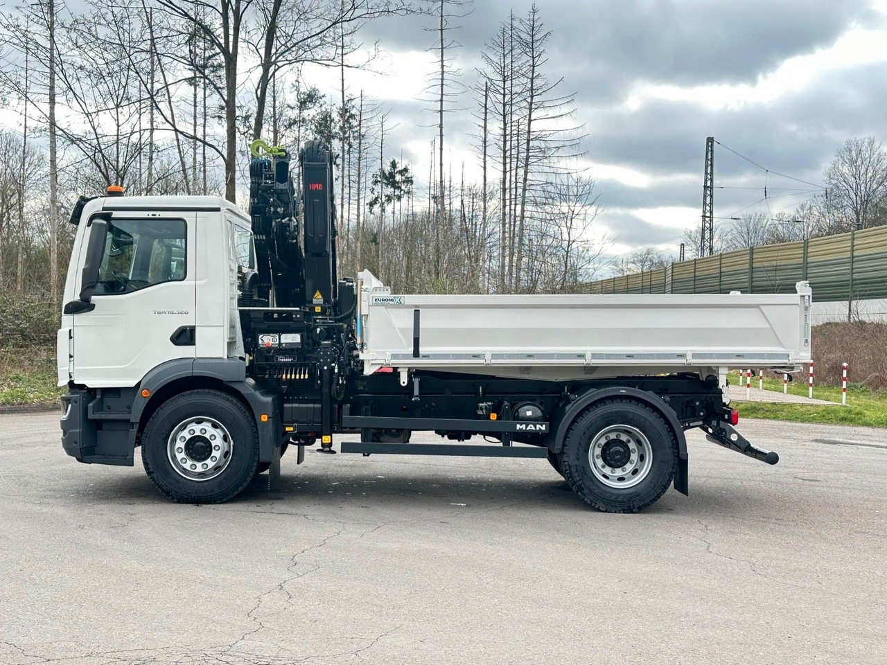 MAN TGM 18.320 4x2 Euro6e Hiab X-HiDuo 138DS-3 - Самосвал, Автоманипулятор: фото 3 MAN TGM 18.320 4x2 Euro6e Hiab X-HiDuo 138DS-3 - Самосвал, Автоманипулятор: фото 3