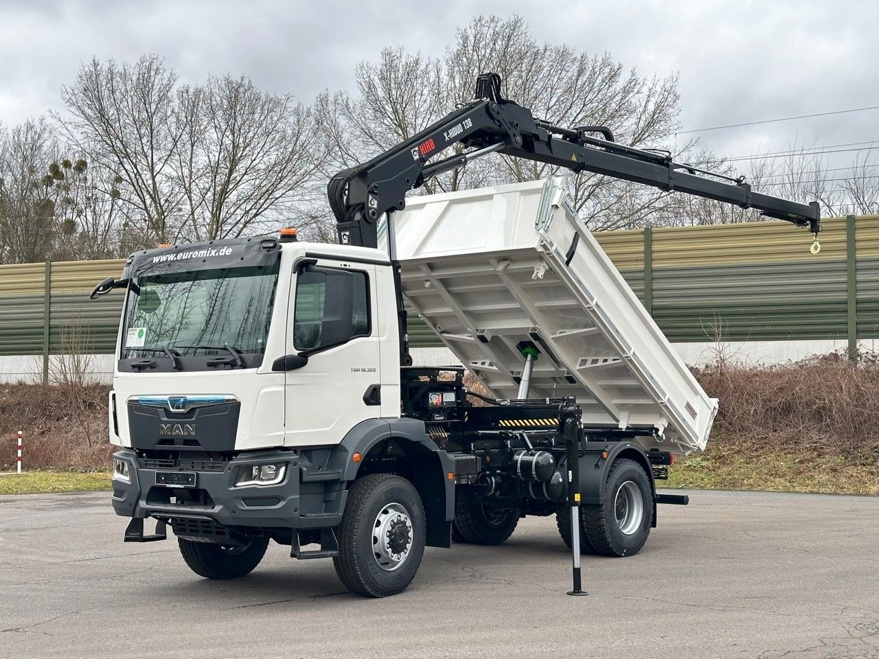 MAN TGM 18.320 4x4 Euro6e Hiab X-HiDuo 138DS-3 - Самосвал, Автоманипулятор: фото 1 MAN TGM 18.320 4x4 Euro6e Hiab X-HiDuo 138DS-3 - Самосвал, Автоманипулятор: фото 1