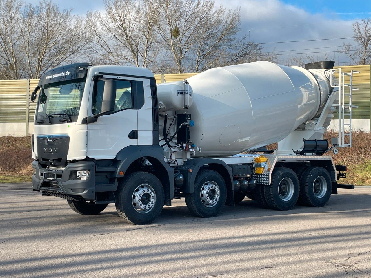 MAN TGS 41.400 8x4 / EuromixMTP EM 10m³ R / EURO 2 - Автобетоносмеситель: фото 3 MAN TGS 41.400 8x4 / EuromixMTP EM 10m³ R / EURO 2 - Автобетоносмеситель: фото 3