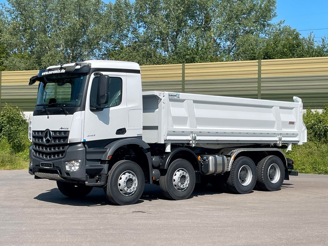 Mercedes-Benz 4145 8X4 EuromixMTP WECHSELSYSTEM KIPPER+MISCHER Mercedes-Benz 4145 8X4 EuromixMTP WECHSELSYSTEM KIPPER+MISCHER - Самосвал: фото 2 Mercedes-Benz 4145 8X4 EuromixMTP WECHSELSYSTEM KIPPER+MISCHER Mercedes-Benz 4145 8X4 EuromixMTP WECHSELSYSTEM KIPPER+MISCHER - Самосвал: фото 2