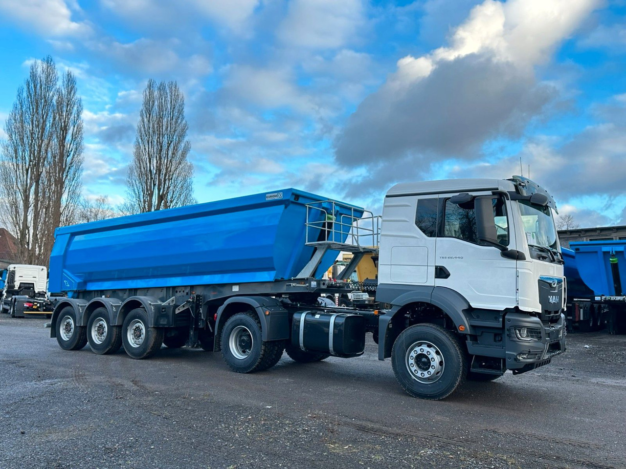 MAN TGS 22.440 4x2 Euro 2 EuromixMTP Kipper 27m³ MAN TGS 22.440 4x2 Euro 2 EuromixMTP Kipper 27m³ - Тягач: фото 2 MAN TGS 22.440 4x2 Euro 2 EuromixMTP Kipper 27m³ MAN TGS 22.440 4x2 Euro 2 EuromixMTP Kipper 27m³ - Тягач: фото 2
