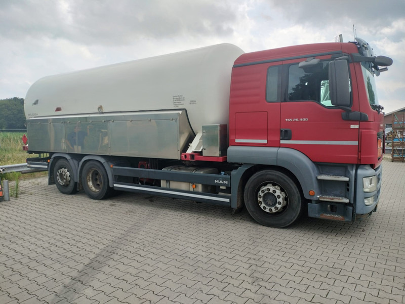 MAN TGS 26.400 6x2-4 LL -26900 L Gas tank truck -Gas, Gaz, LPG, GPL, Propane, Butane tank, Gastank ID 2.168 Rootselaar, flowmeter, pump - Грузовик-цистерна: фото 1 MAN TGS 26.400 6x2-4 LL -26900 L Gas tank truck -Gas, Gaz, LPG, GPL, Propane, Butane tank, Gastank ID 2.168 Rootselaar, flowmeter, pump - Грузовик-цистерна: фото 1