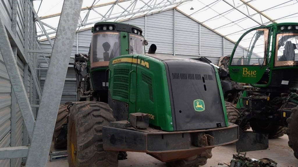 John Deere 1270 E - Харвестер: фото 2 John Deere 1270 E - Харвестер: фото 2