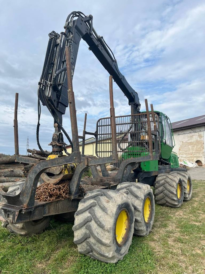 John Deere 810 E - Форвардер: фото 1 John Deere 810 E - Форвардер: фото 1