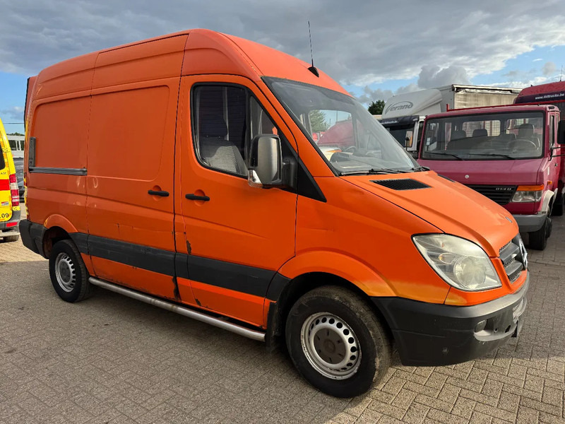 Mercedes-Benz Sprinter 310 **LIFT-HAYON-LBW** - Цельнометаллический фургон: фото 3 Mercedes-Benz Sprinter 310 **LIFT-HAYON-LBW** - Цельнометаллический фургон: фото 3