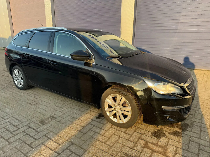 Peugeot 308 **EURO 6-88KW** - Легковой автомобиль: фото 1 Peugeot 308 **EURO 6-88KW** - Легковой автомобиль: фото 1