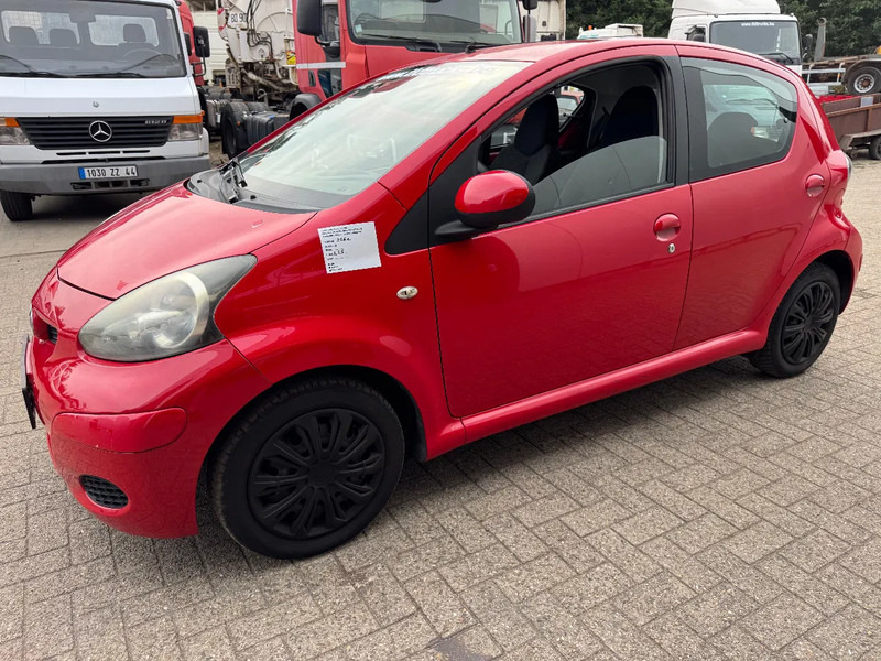 Toyota Aygo **5DOORS-BELGIAN CAR** - Хэтчбек: фото 1 Toyota Aygo **5DOORS-BELGIAN CAR** - Хэтчбек: фото 1